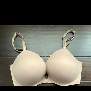 36DD Victoria’s Secret Push Up Incredible Bra (w/ underwire)